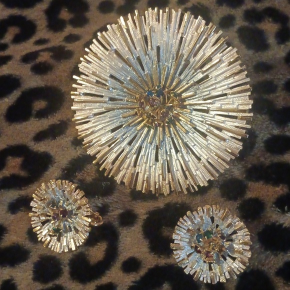 !!Vintage Modernist Brutalist Brooch Pin & Matching Clip On Earrings - Picture 1 of 9